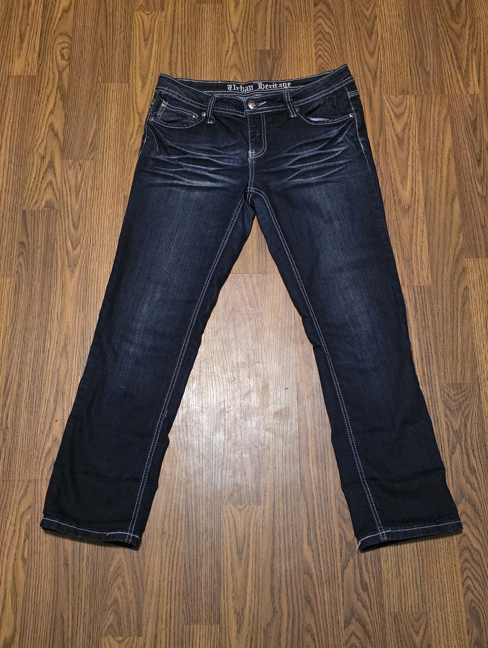 Urban Heritage Studded Jeans Womens Size 32 Dark Wash Whiskered Denim F57